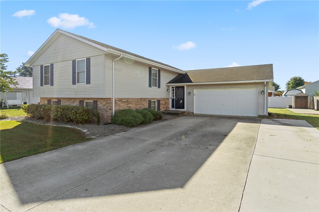 803 W Rickelman Avenue Property Photo 2