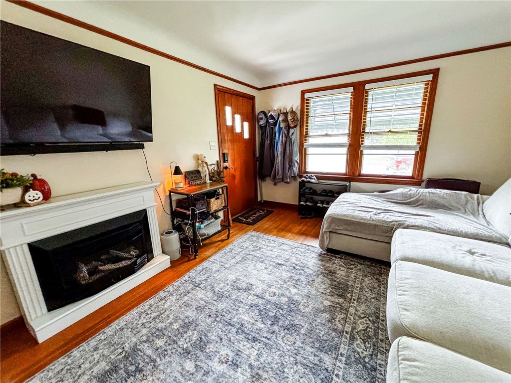 5 Parisian Court Property Photo 9