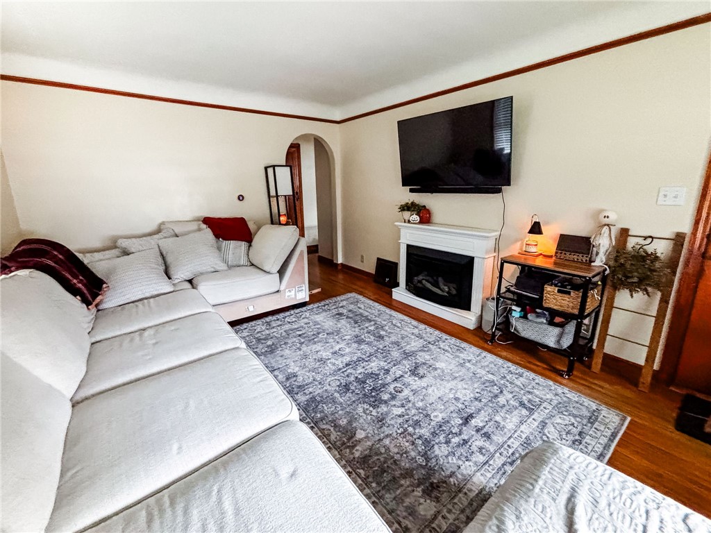 5 Parisian Court Property Photo 10