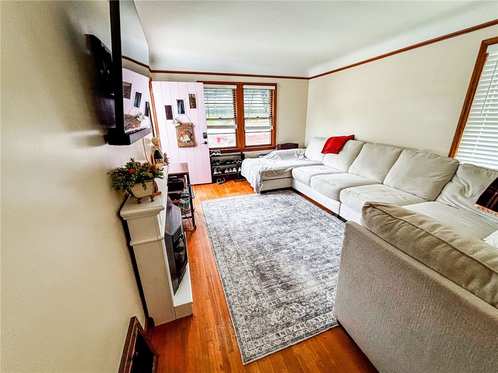 5 Parisian Court Property Photo 11