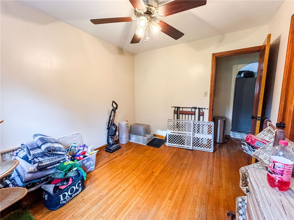 5 Parisian Court Property Photo 17