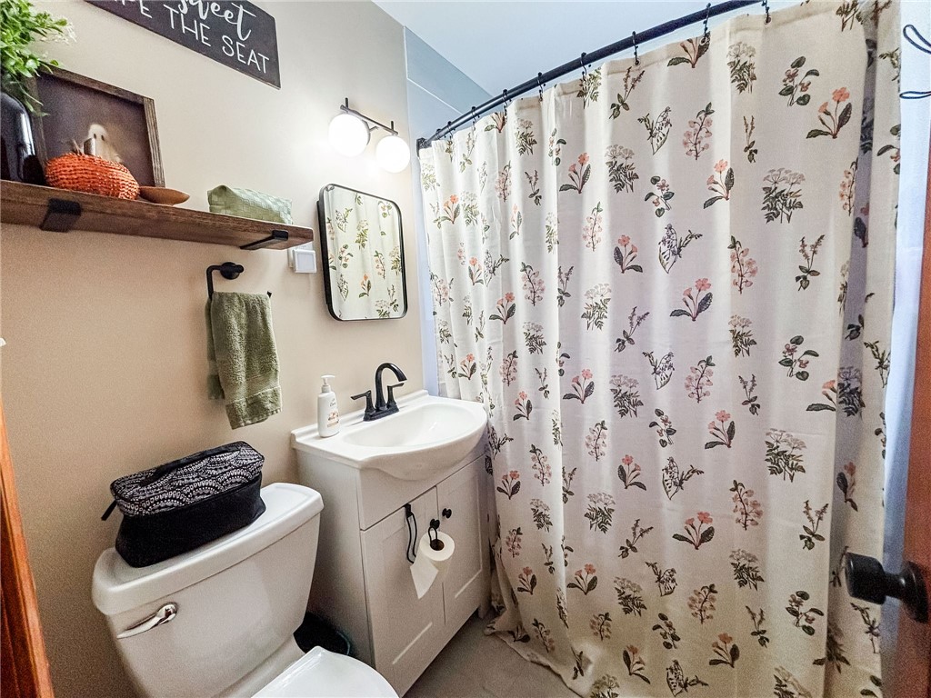 5 Parisian Court Property Photo 18