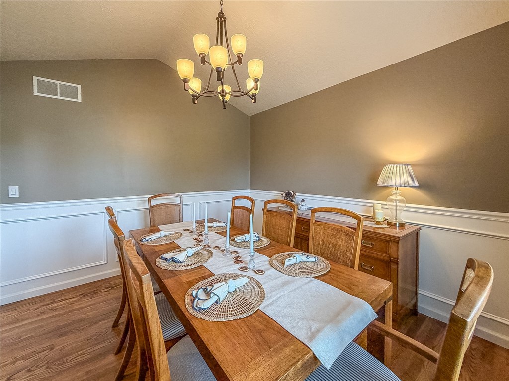 13 View Circle Property Photo 9