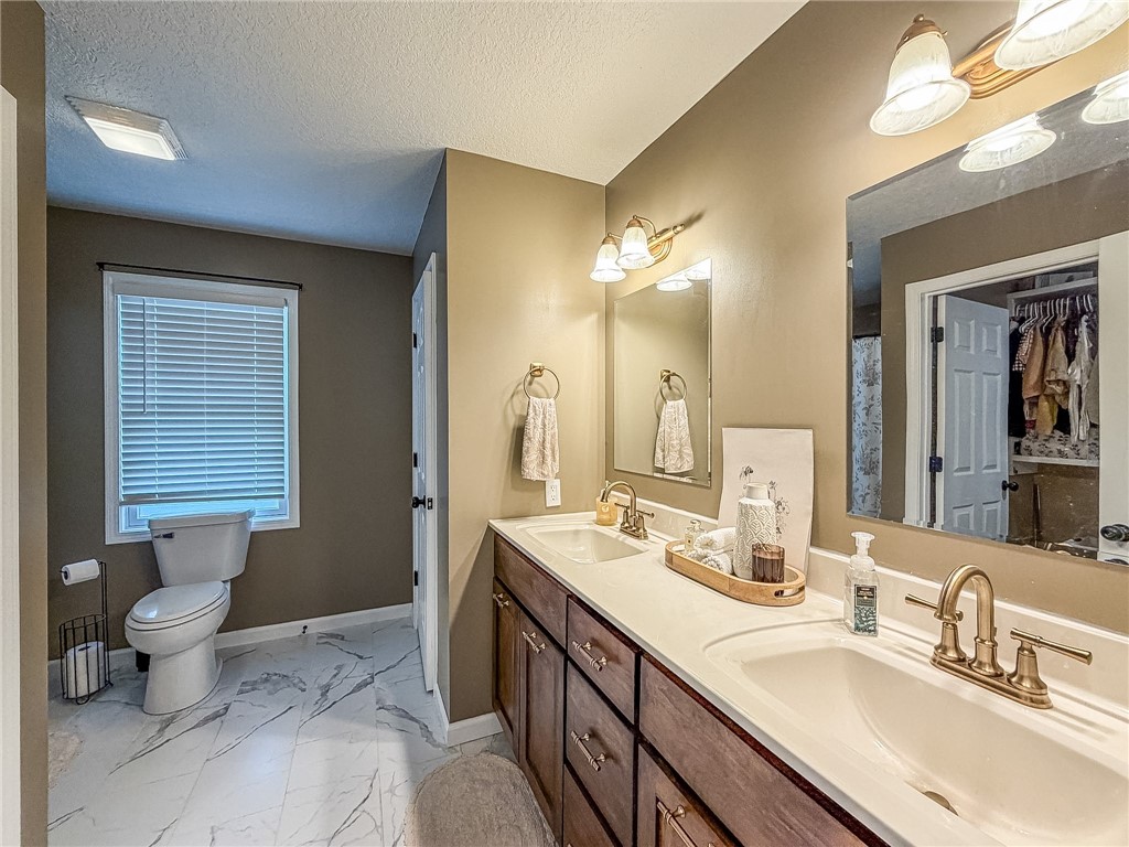 13 View Circle Property Photo 35