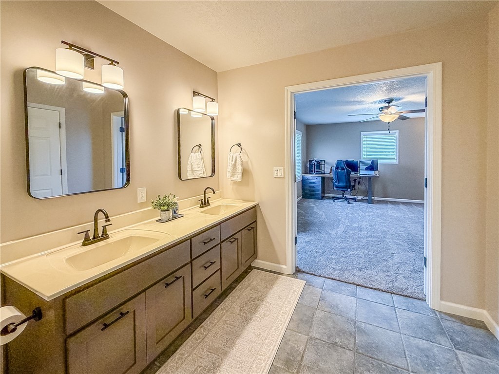 13 View Circle Property Photo 53