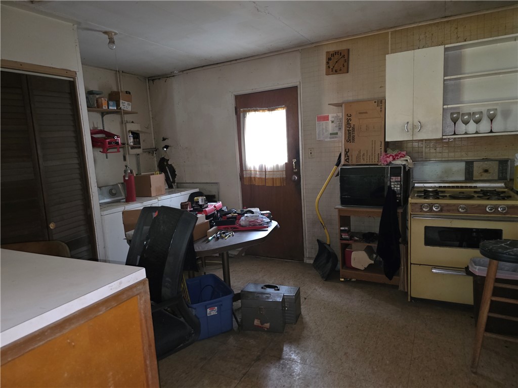 1313 S Mattis Avenue Property Photo 4