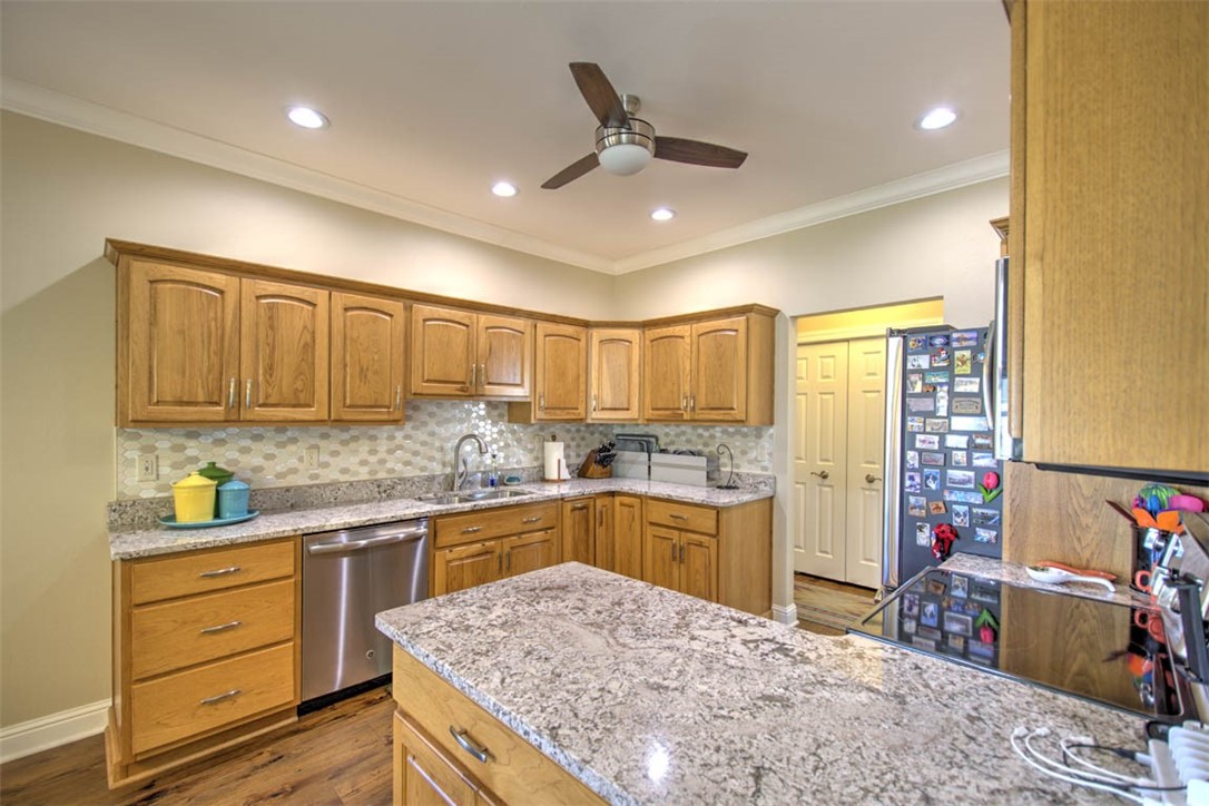 6711 Raintree Lane Property Photo 11