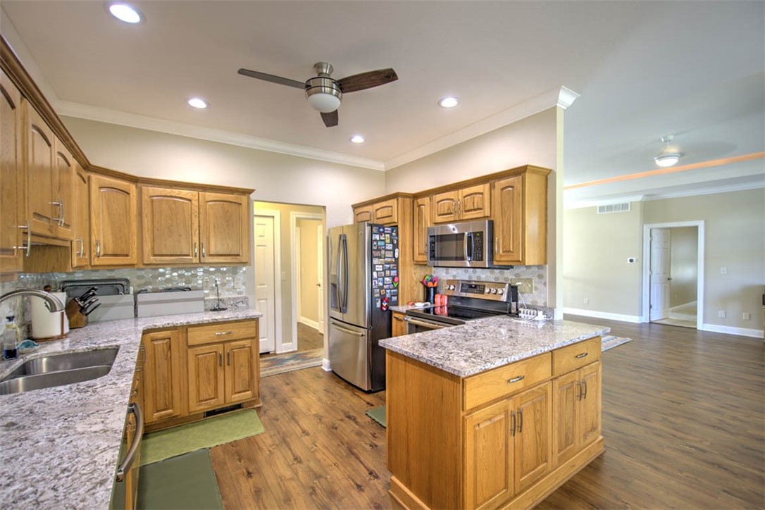 6711 Raintree Lane Property Photo 12