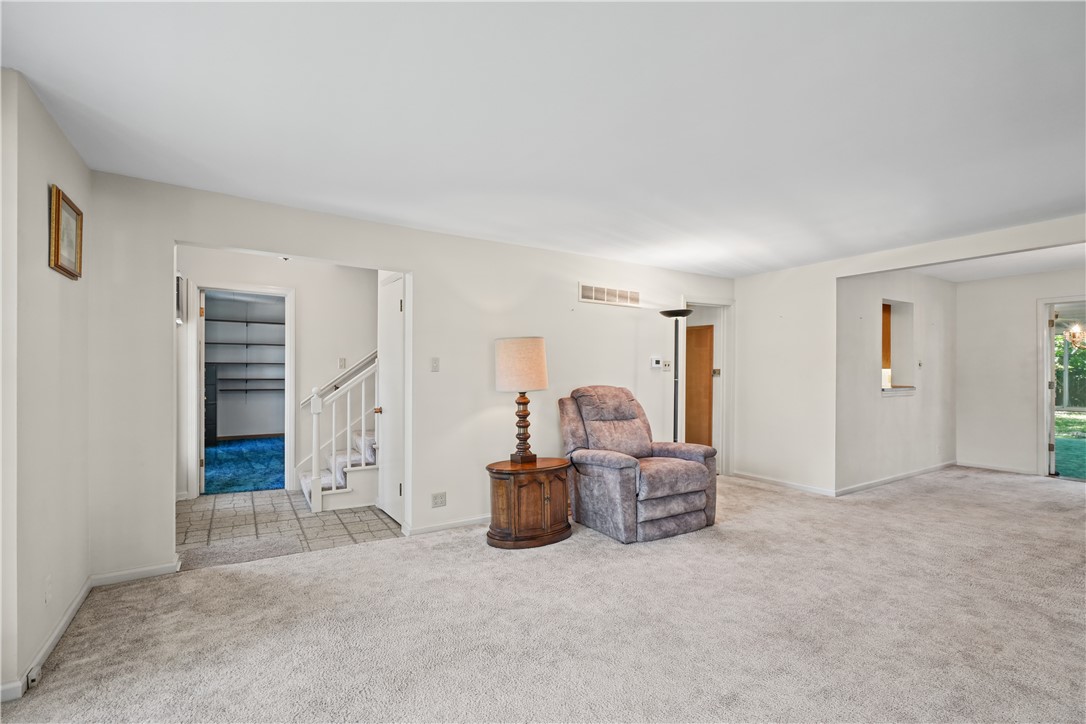 1426 N Logan Avenue Property Photo 11
