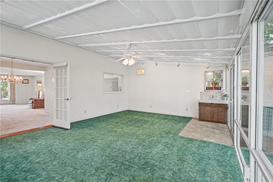1426 N Logan Avenue Property Photo 18
