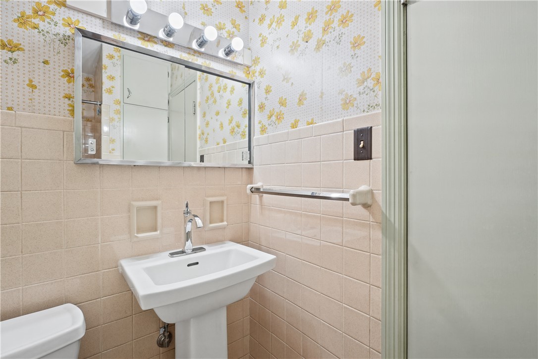 1426 N Logan Avenue Property Photo 42