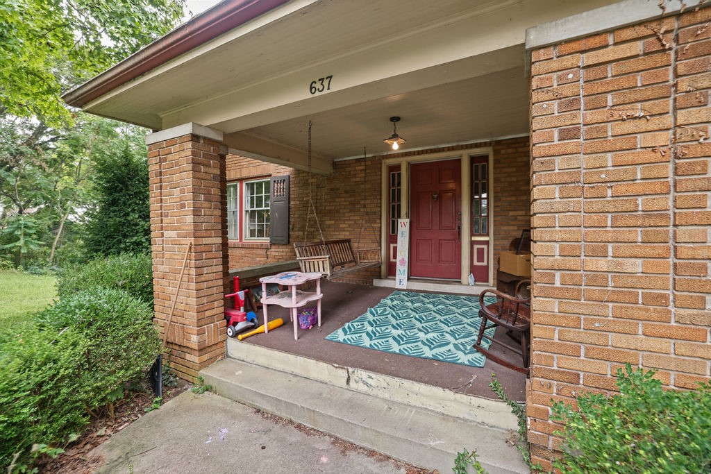 637 S Crea Street Property Photo 2