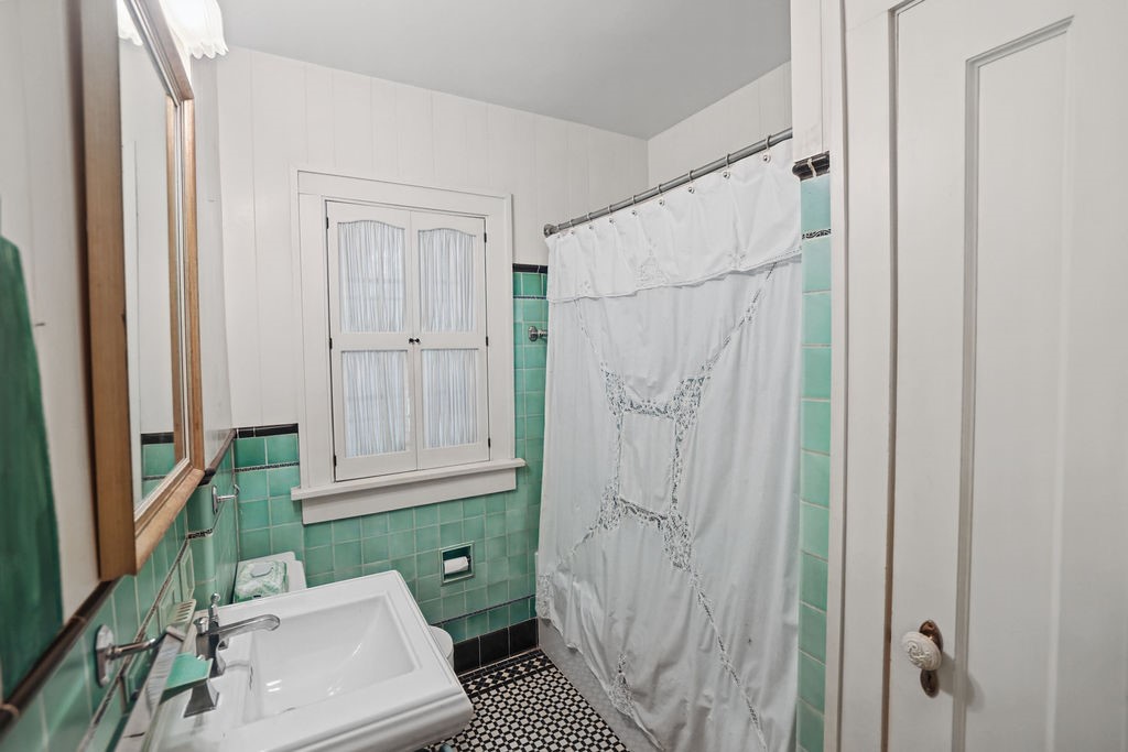 637 S Crea Street Property Photo 16