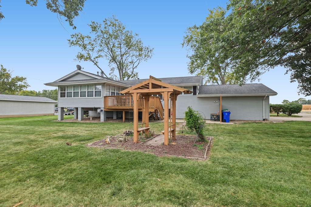 106 E Hillshire Road Property Photo 3