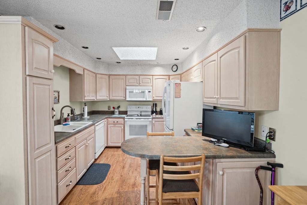 106 E Hillshire Road Property Photo 11