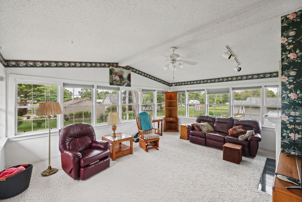 106 E Hillshire Road Property Photo 14