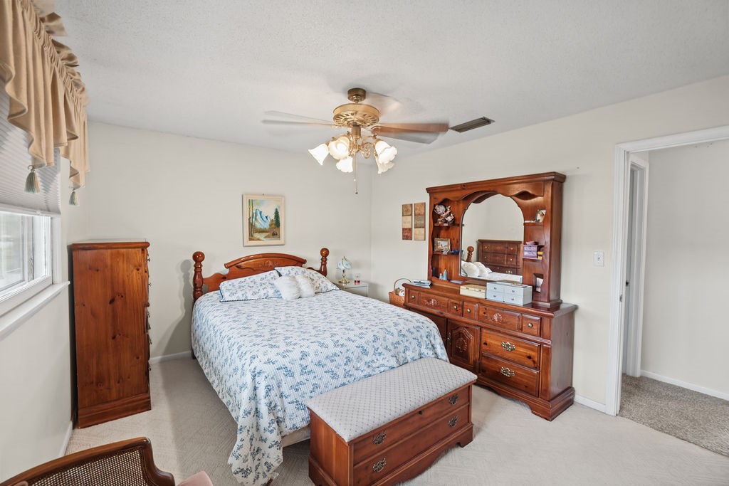 106 E Hillshire Road Property Photo 17