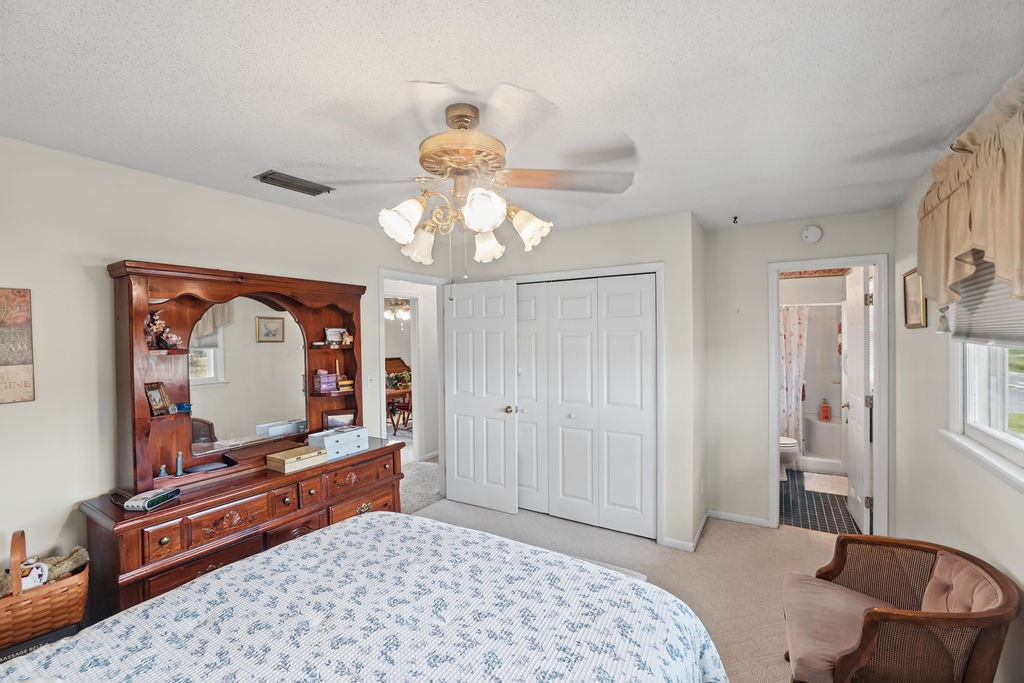 106 E Hillshire Road Property Photo 18