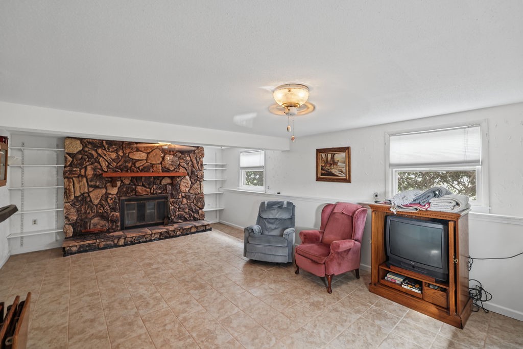 106 E Hillshire Road Property Photo 26