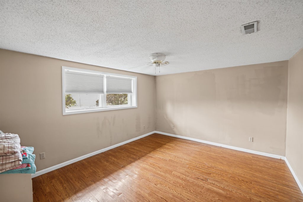 106 E Hillshire Road Property Photo 28