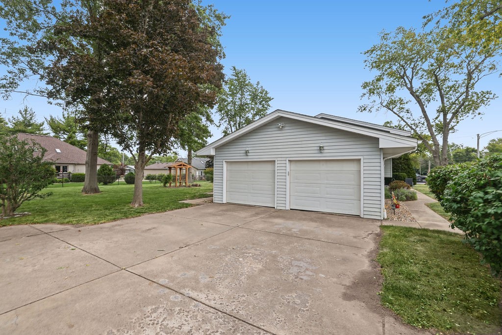 106 E Hillshire Road Property Photo 35