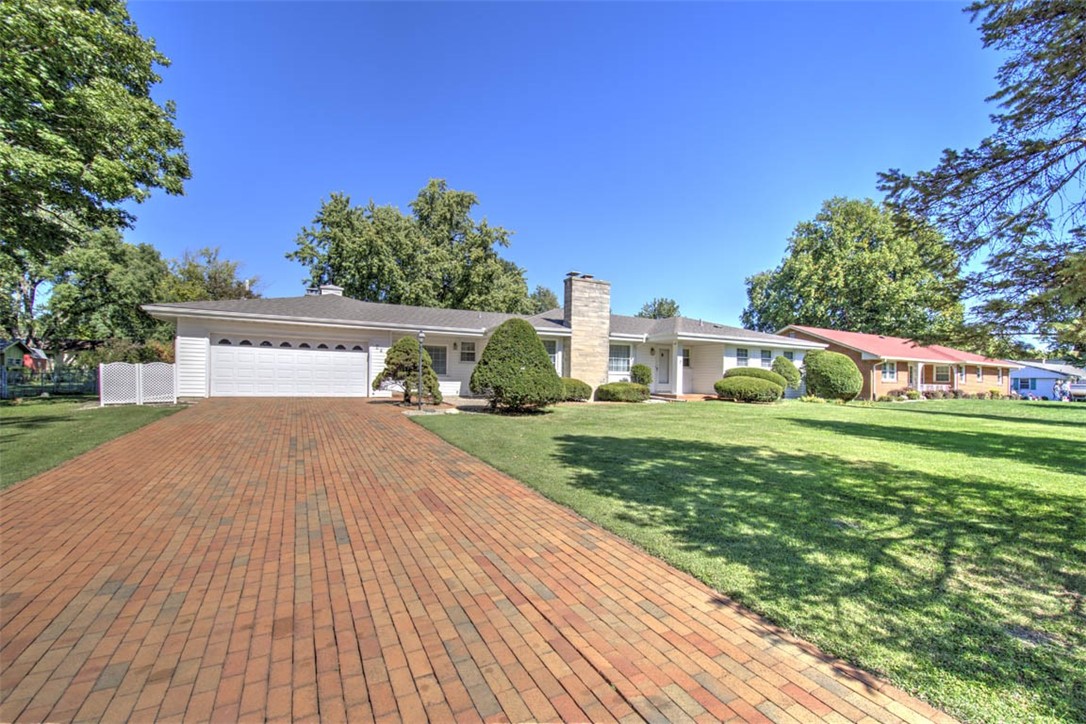 24 E South Court Drive Property Photo 1