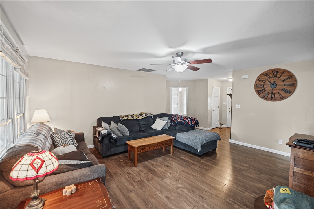 1304 S Patterson Road Property Photo 5