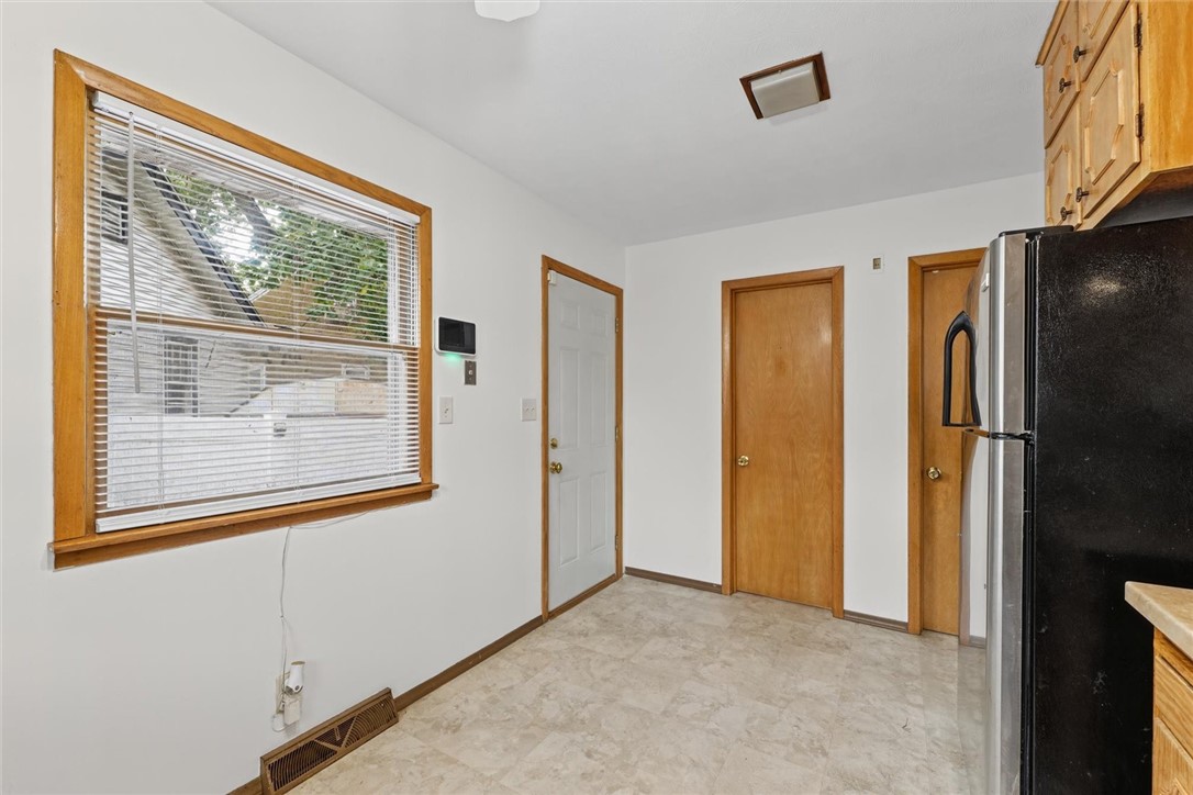 2035 Dickinson Avenue Property Photo 12