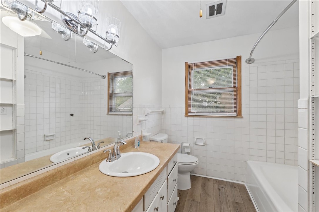 2035 Dickinson Avenue Property Photo 30