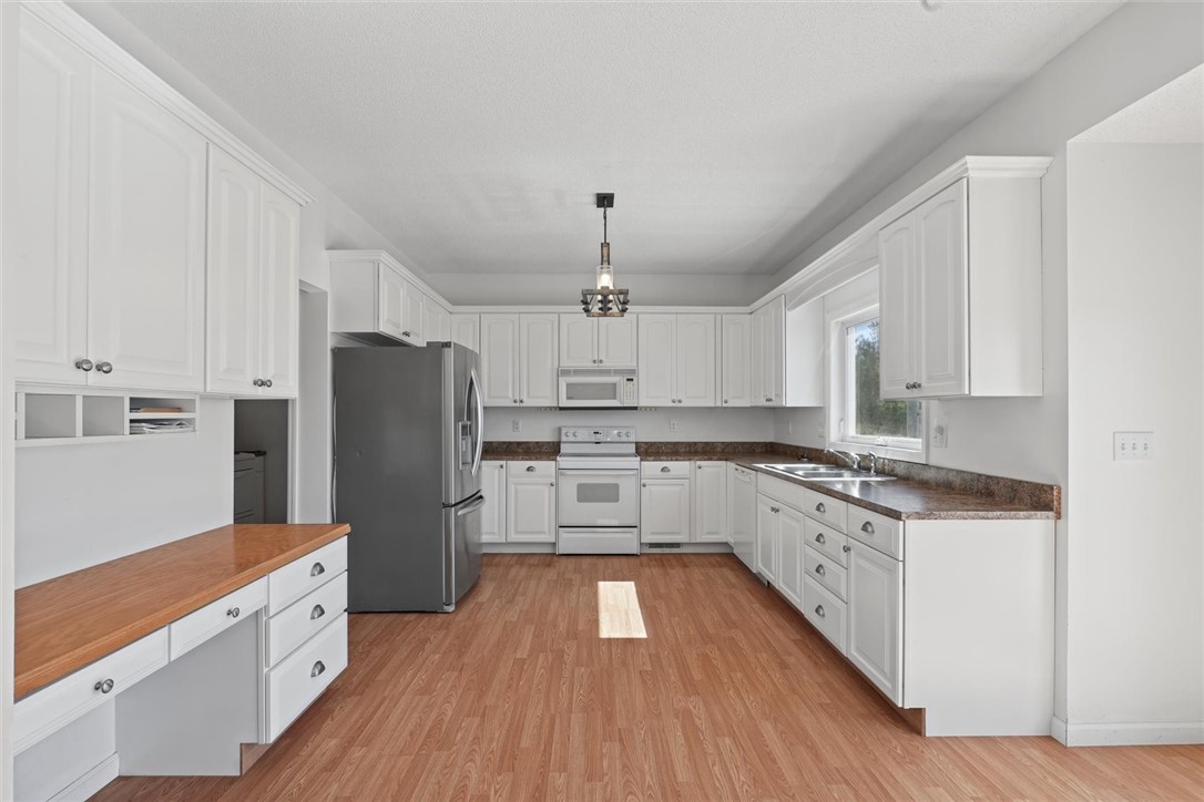 1029 Amanda Court Property Photo 4
