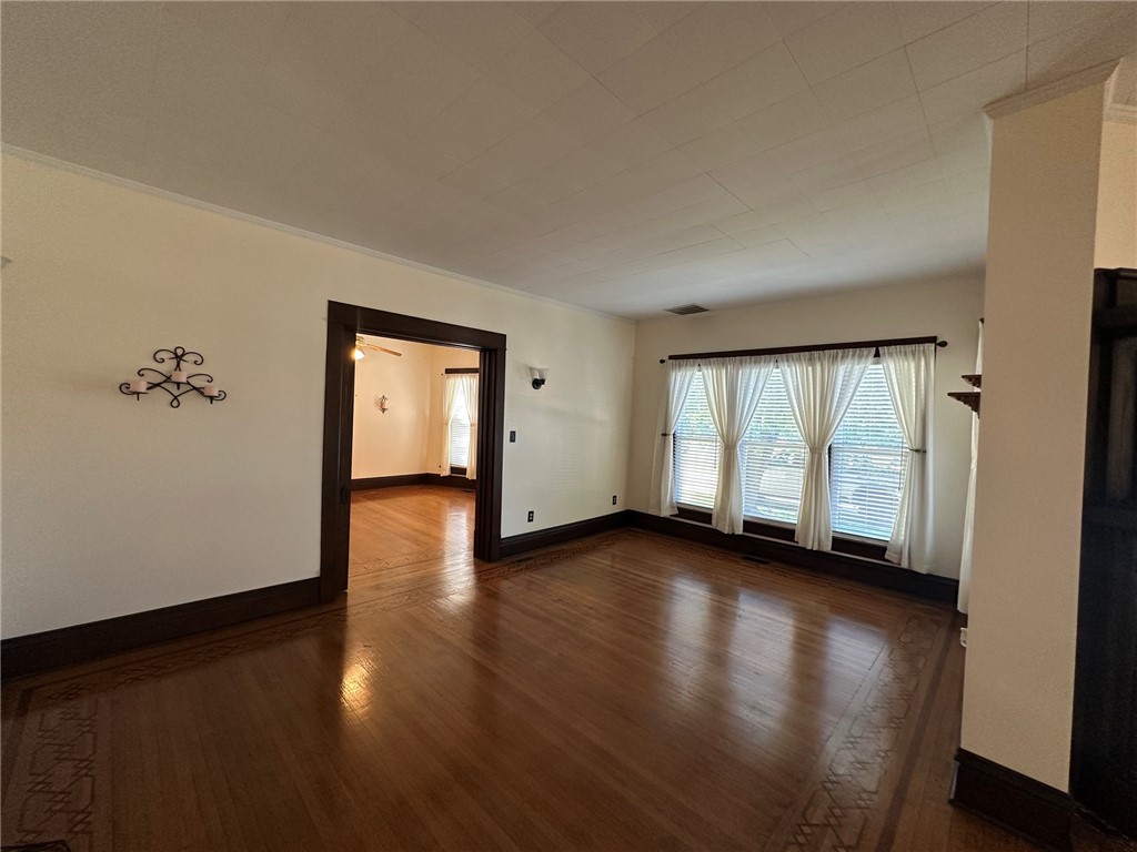 101 E Adams Avenue Property Photo 12