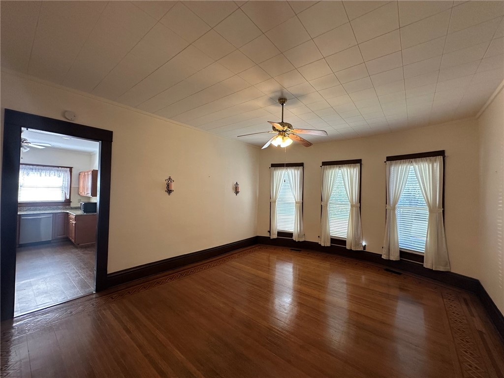 101 E Adams Avenue Property Photo 14