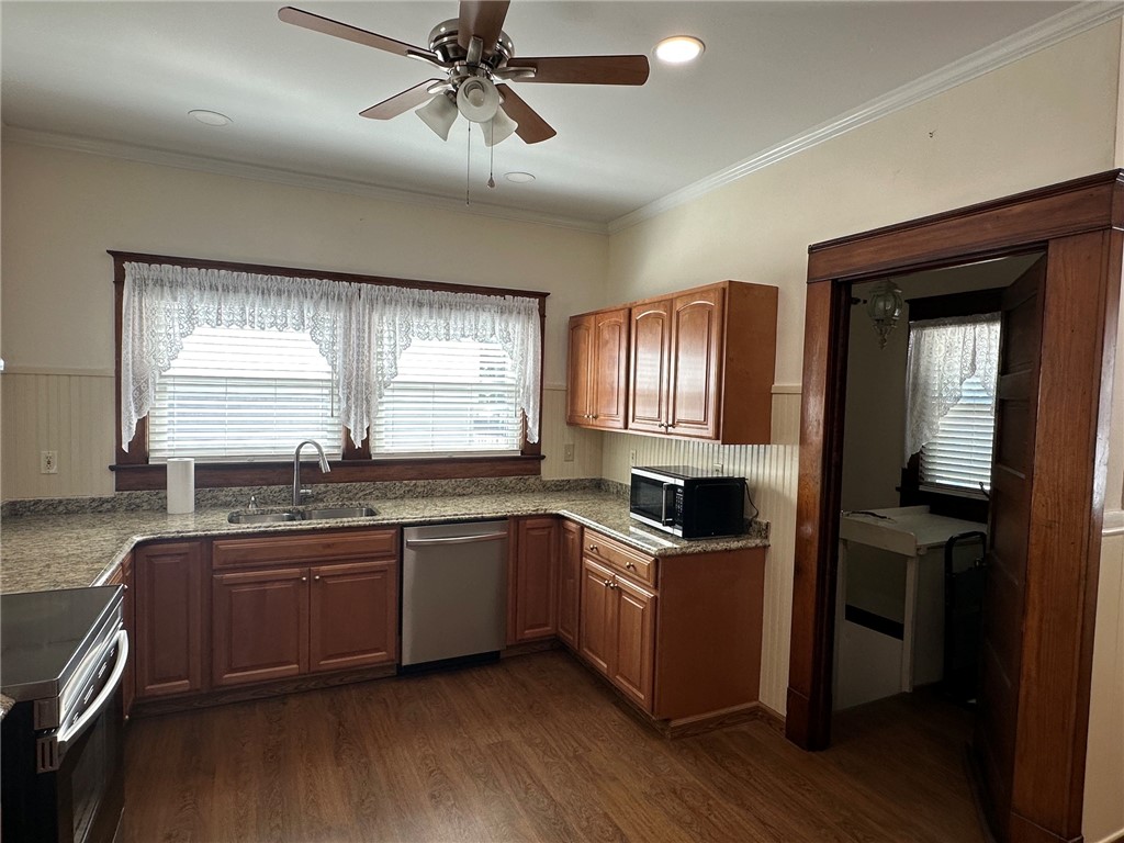 101 E Adams Avenue Property Photo 18