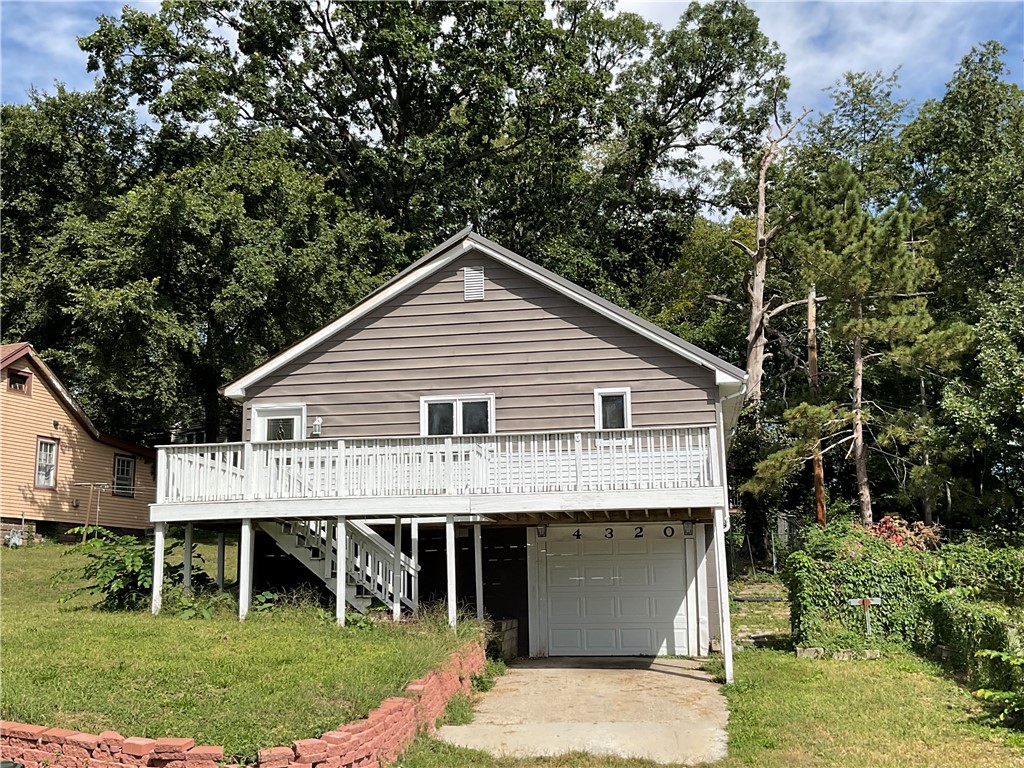 4320 Oak Drive Property Photo 2