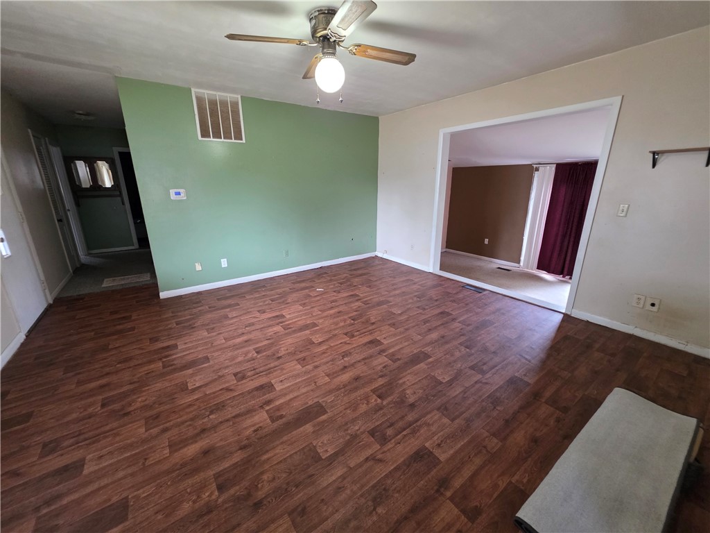 417 E Elm Street Property Photo 3