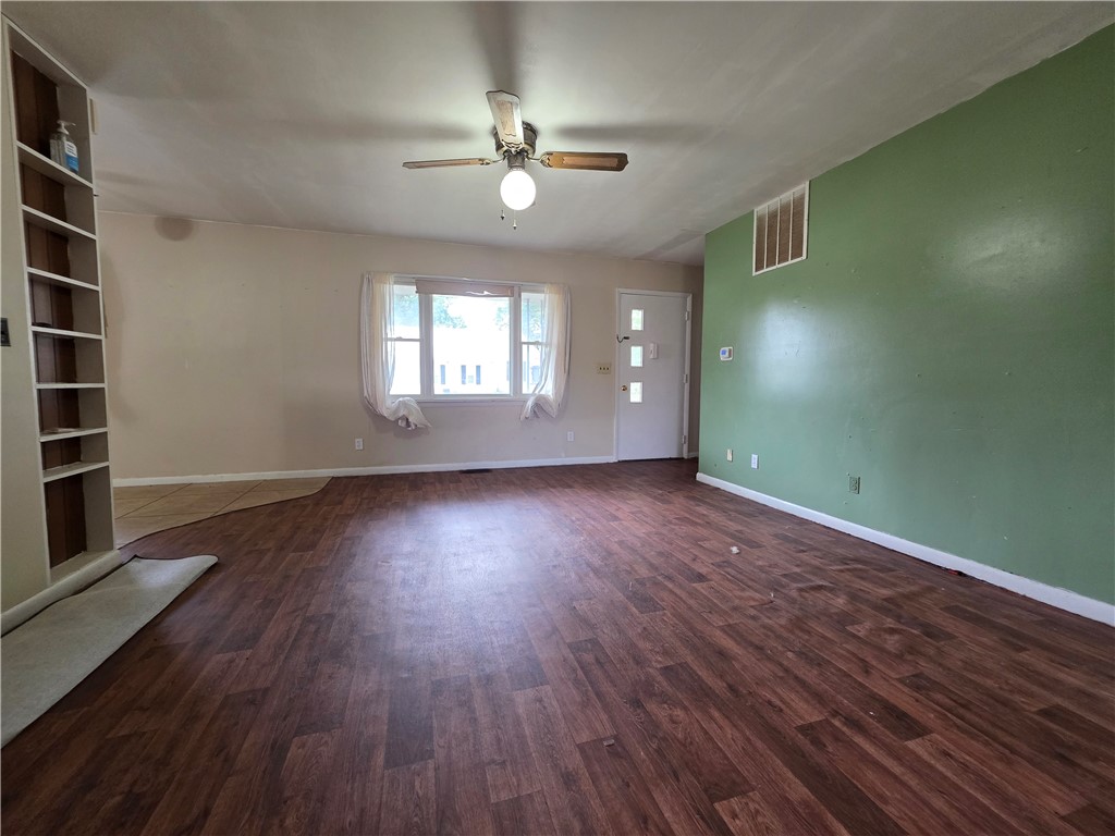 417 E Elm Street Property Photo 4