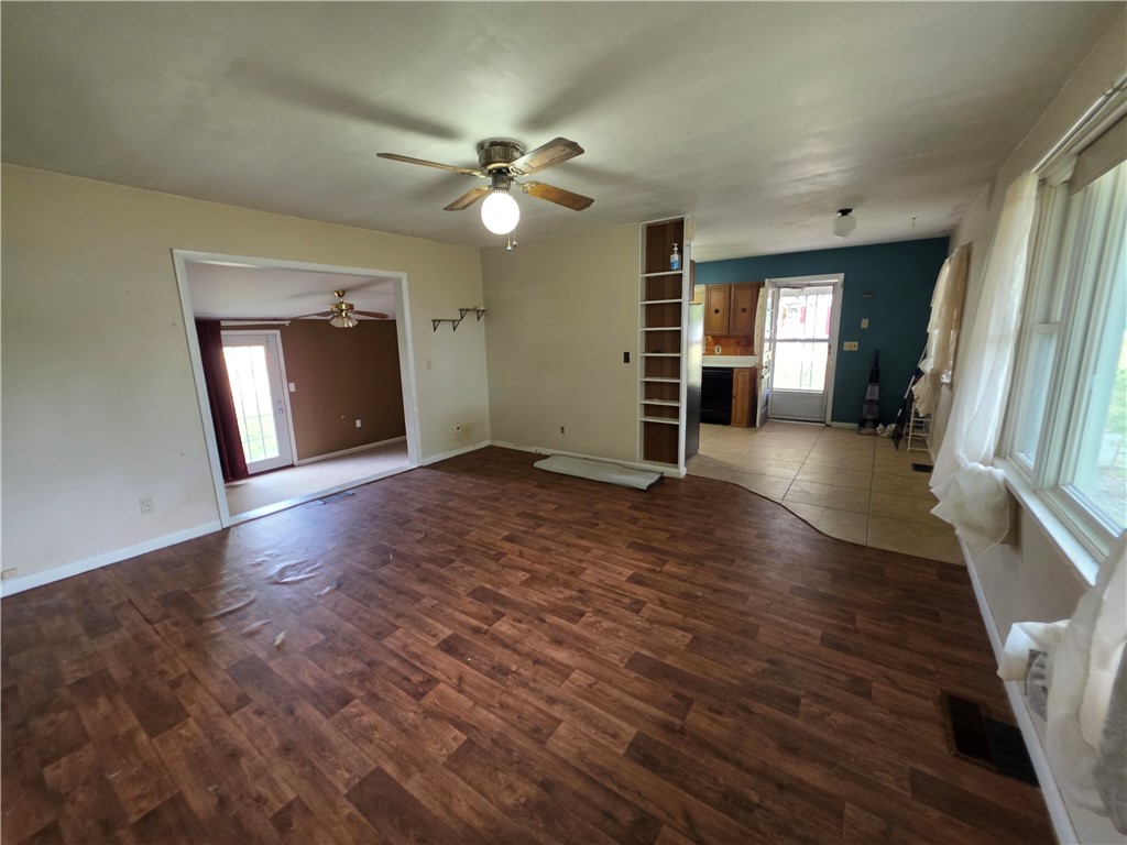 417 E Elm Street Property Photo 5