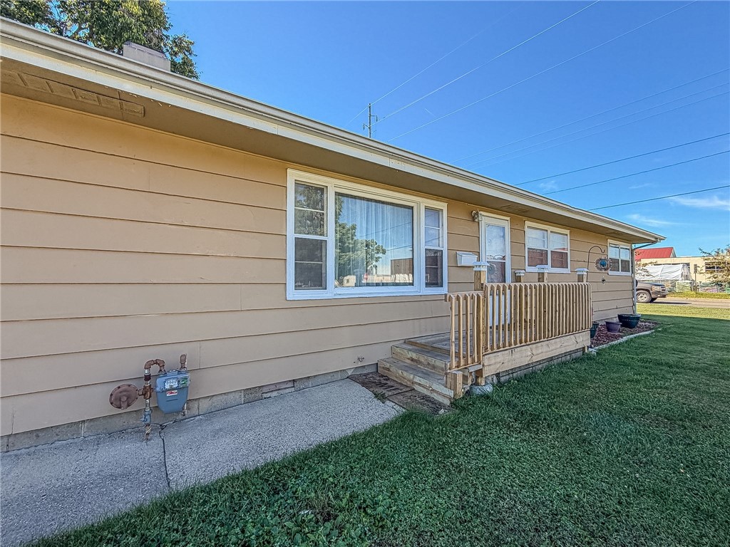 420 Pierce Avenue Property Photo 3