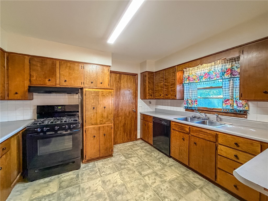 420 Pierce Avenue Property Photo 11