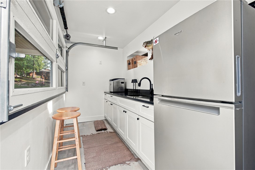 14042 South Shore Drive Property Photo 11