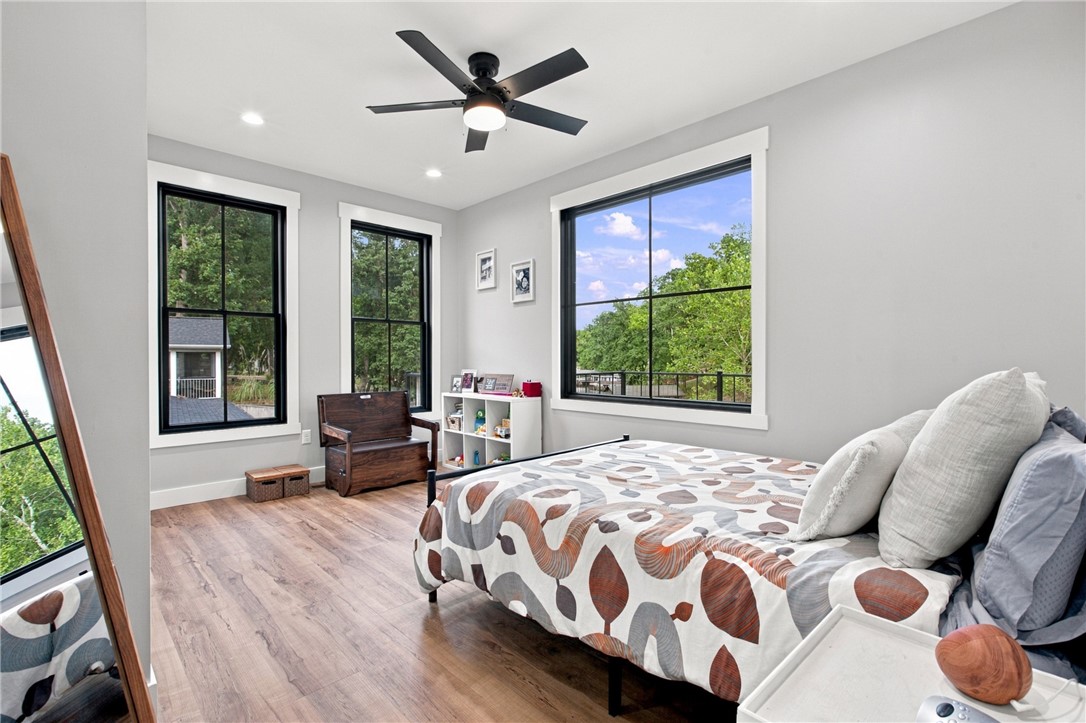 14042 South Shore Drive Property Photo 27