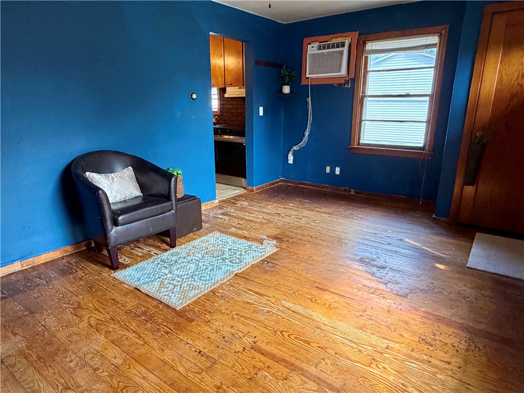 902 E First Street Property Photo 6