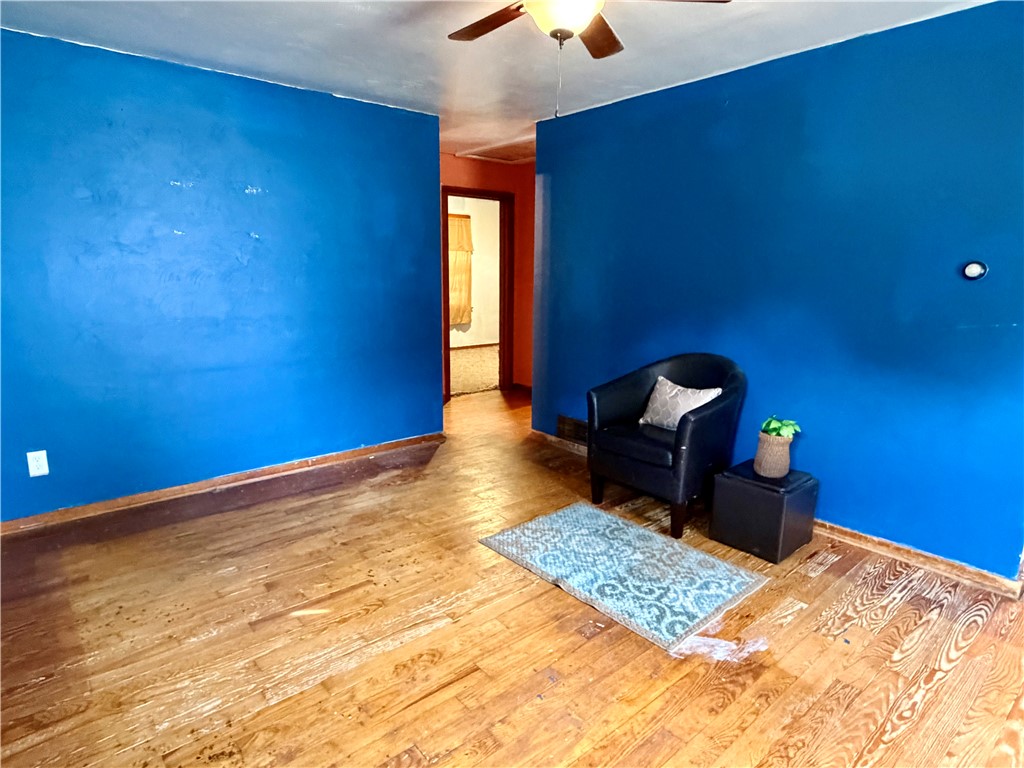 902 E First Street Property Photo 7