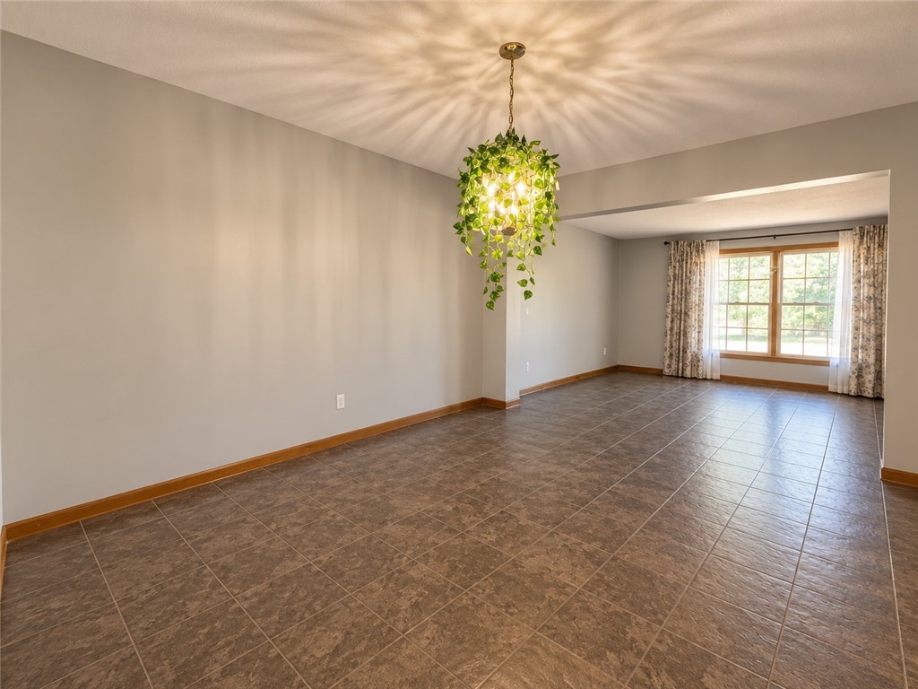 2114 Rosewood Court Property Photo 8