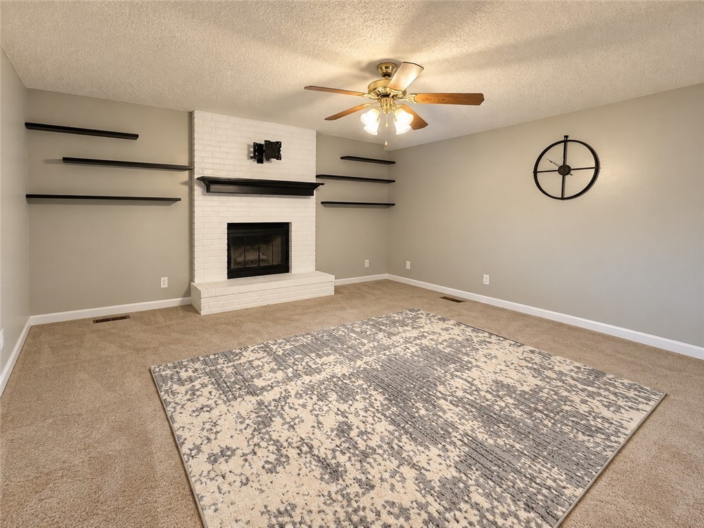 2114 Rosewood Court Property Photo 12