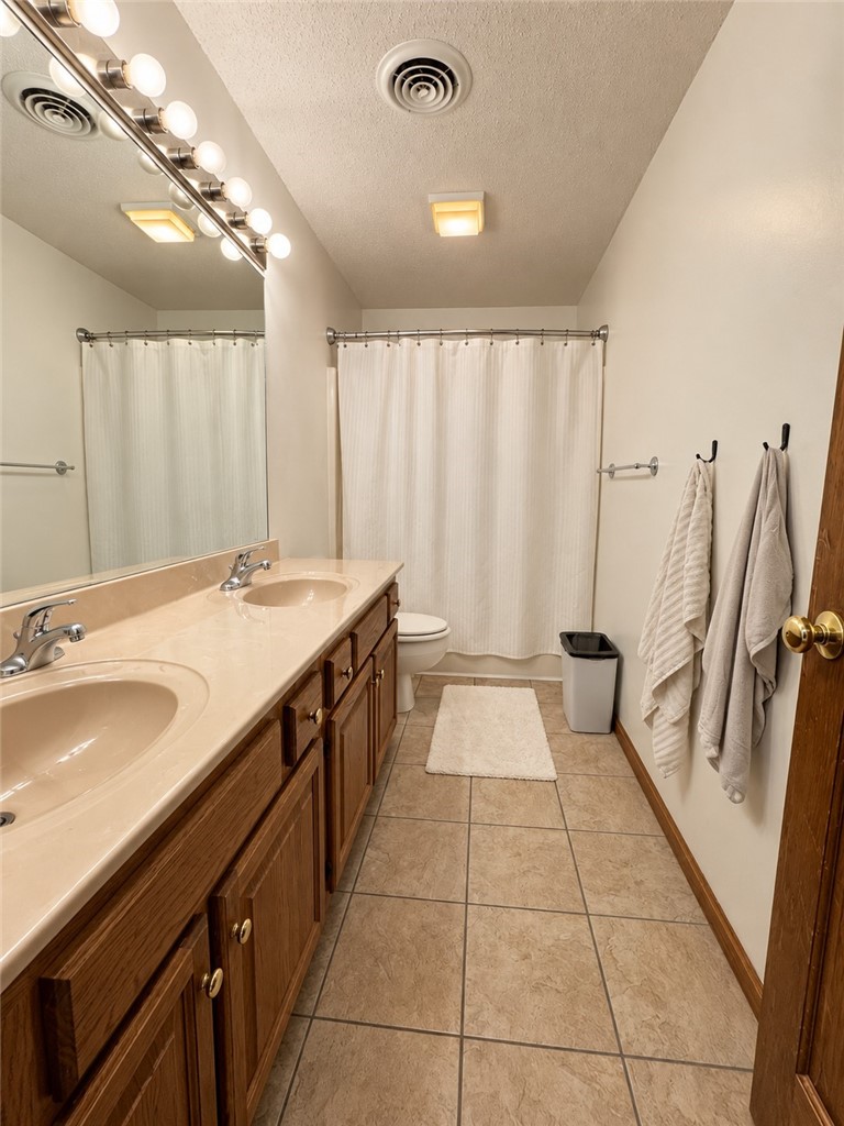 2114 Rosewood Court Property Photo 14