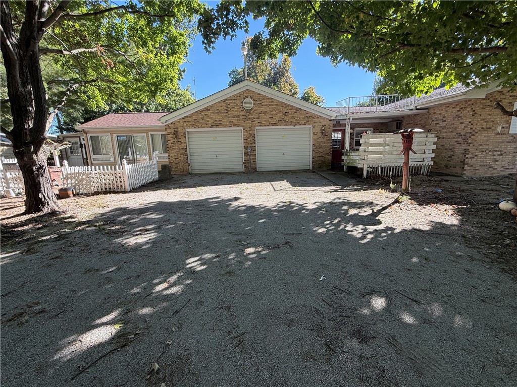104 E Cedar Street Property Photo 12