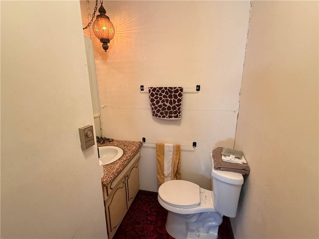 104 E Cedar Street Property Photo 13