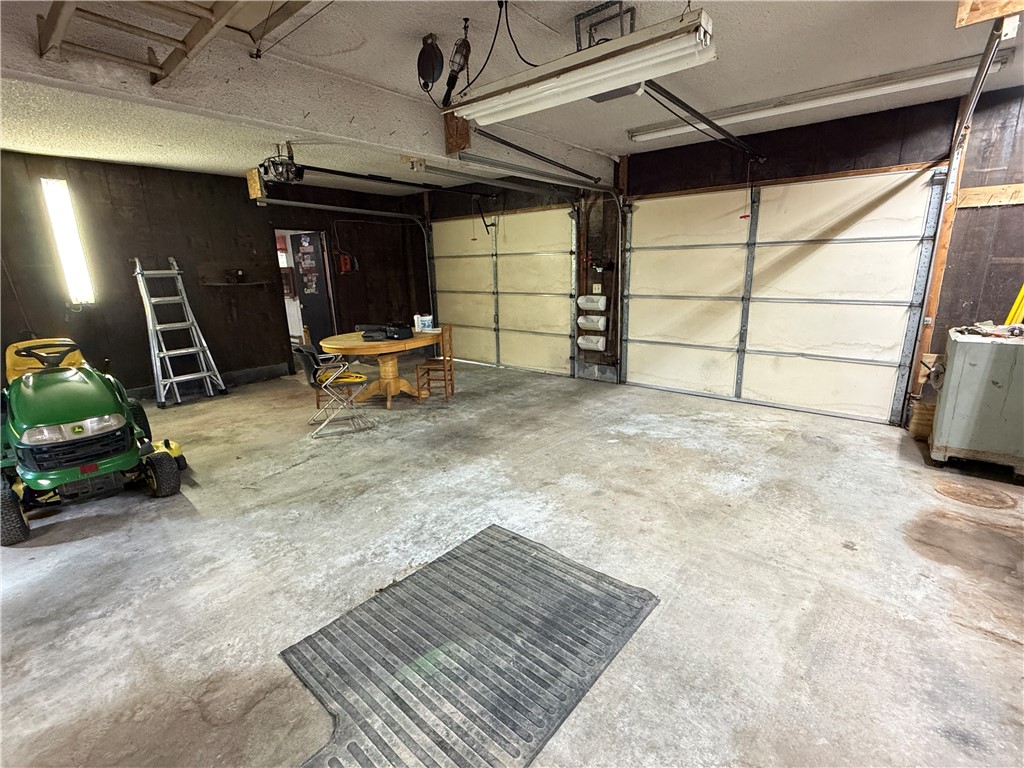 104 E Cedar Street Property Photo 17