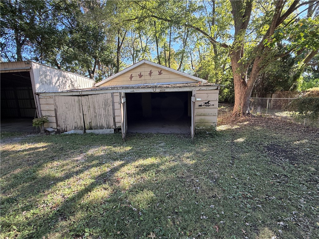 104 E Cedar Street Property Photo 22